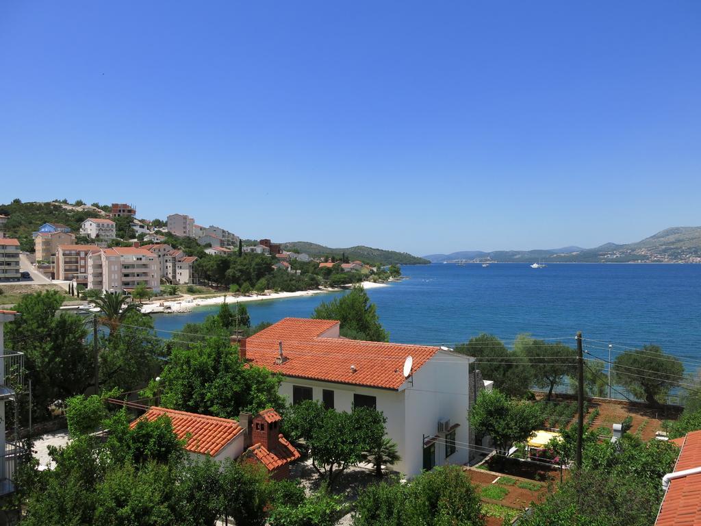 Apartments Luka Trogir Oda fotoğraf
